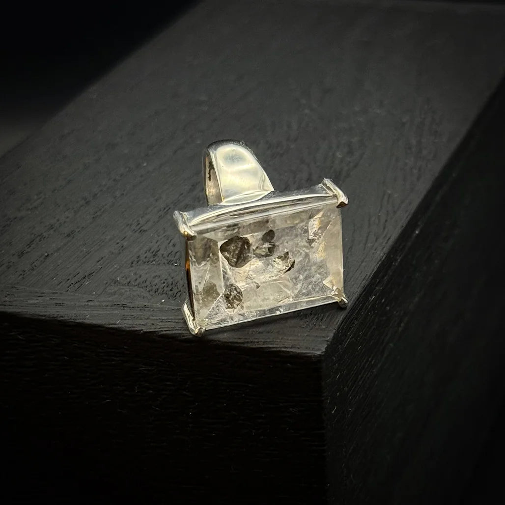 Inclusion Quartz Ring